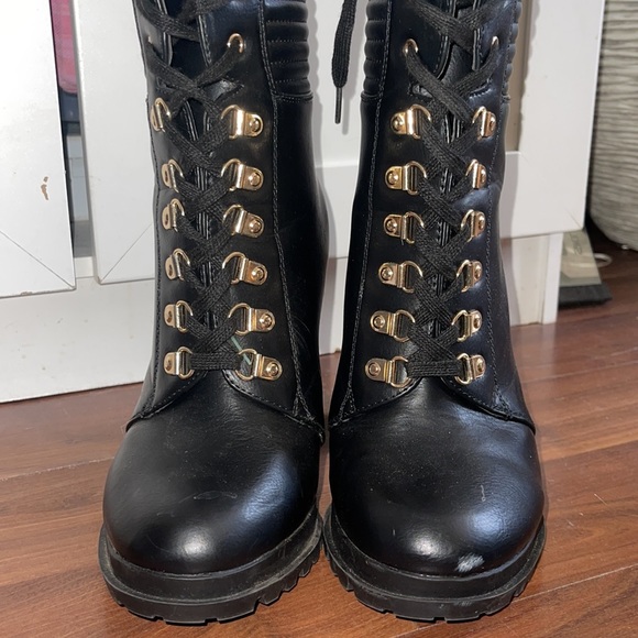 Cute booties!!! - Picture 2 of 3